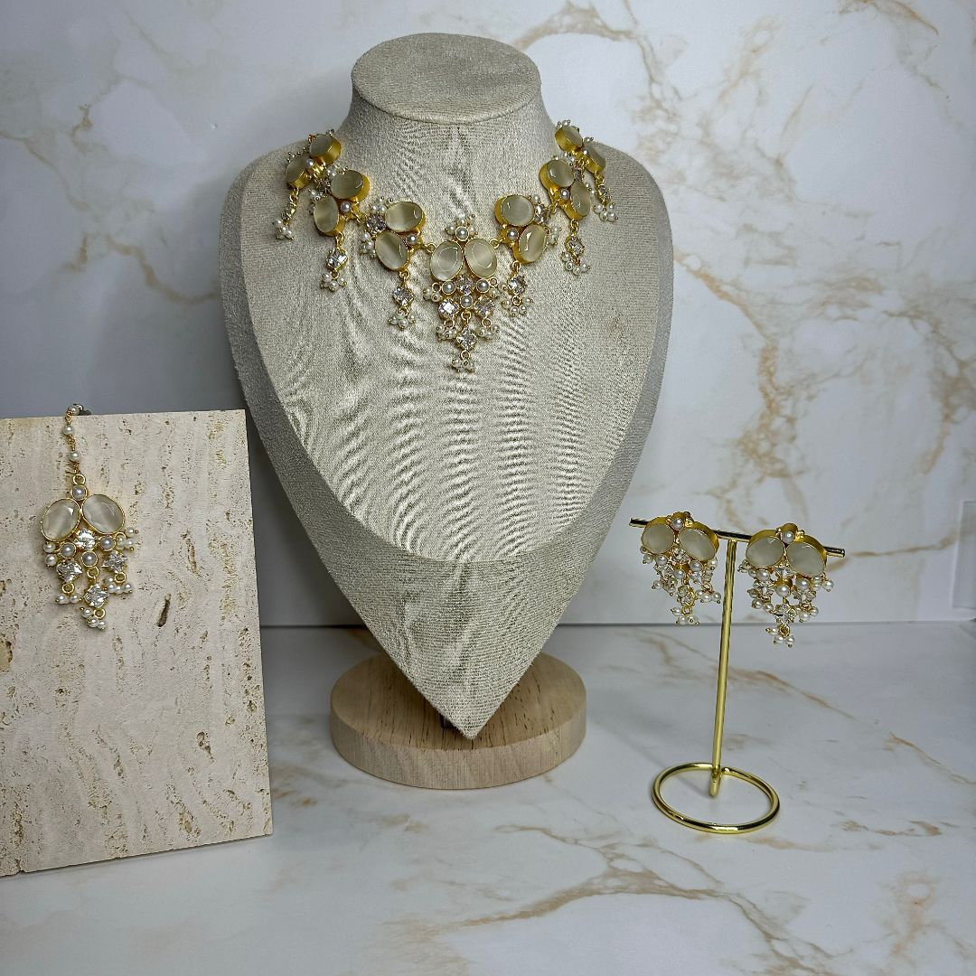The 'AYA' Set - White