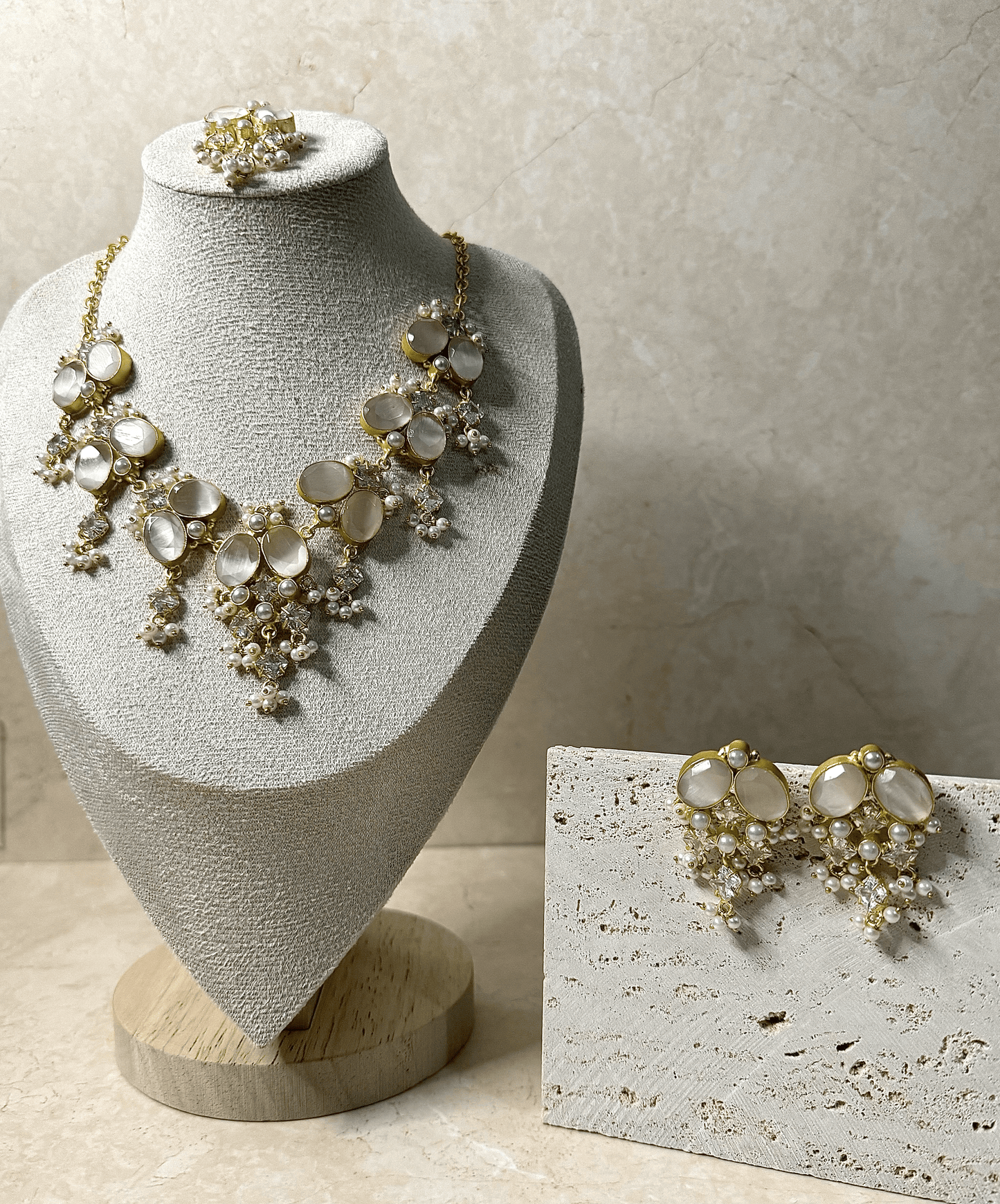 The 'AYA' Set - White