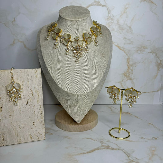 The 'AYA' Set - White